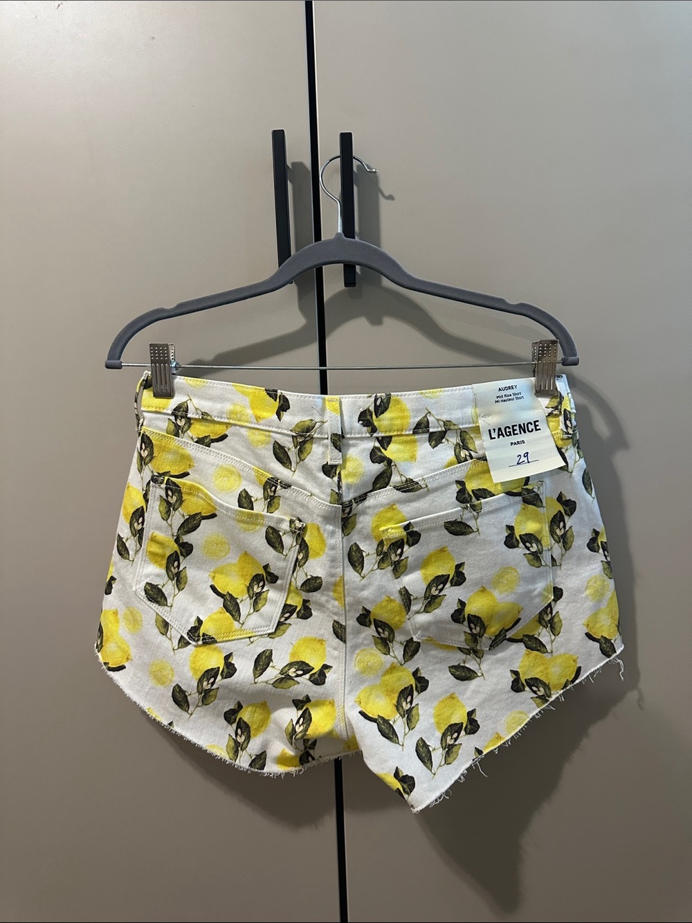 NWOT L’AGENCE Audrey Lemon yellow Shorts Mid-Rise Size 29 - Picture 7 of 8